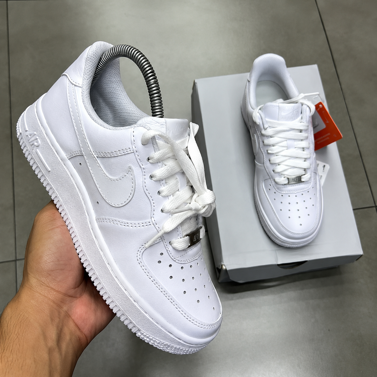 Air Force 1 Branco Premium – Estilo Clássico e Conforto para Todos os Momentos (Cópia)